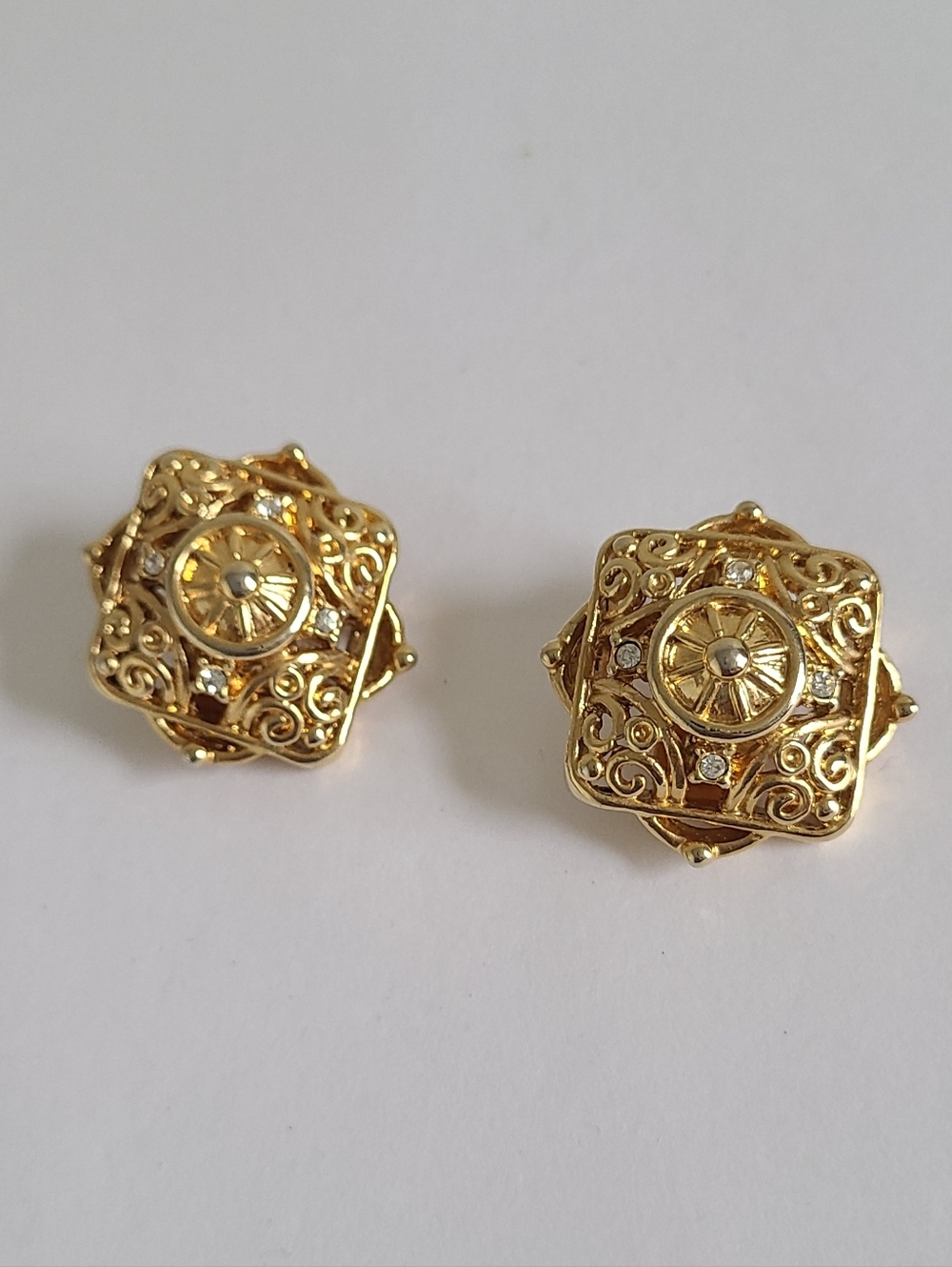 Vintage Large Chunky Gold Tone Square Rhinestone Filigree Stud Clip On Earrings